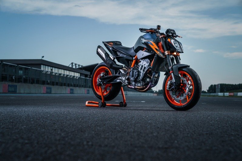 KTM 890 Duke R 2022 Punya Warna Baru Jurnalbikers