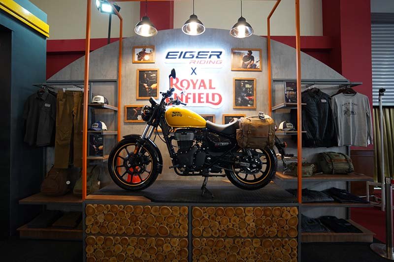 Royal Enfield в фильме Бенджамин Баттон